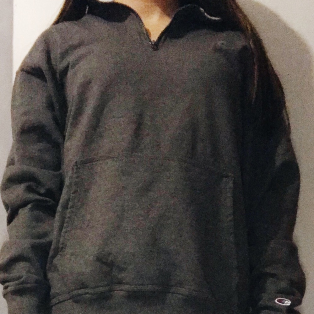 Grey champion oversized half zip pull over